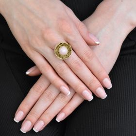 Yellow and brown gold ring with enamel