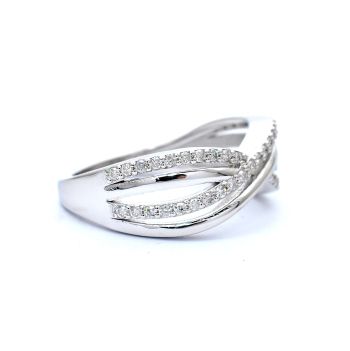 White gold ring with diamonds 0.30 ct